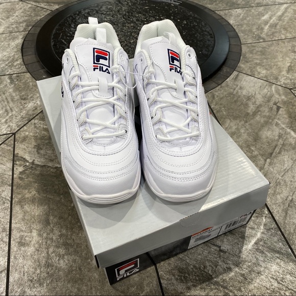 FILA Women’s Disarray Sneakers NIB - White - Picture 2 of 8